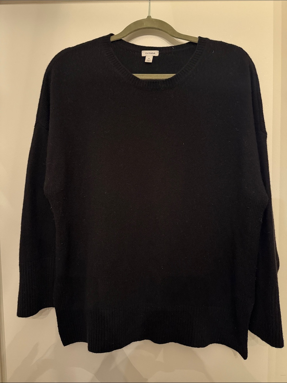Cuyana Black Cashmere Crewneck Sweater